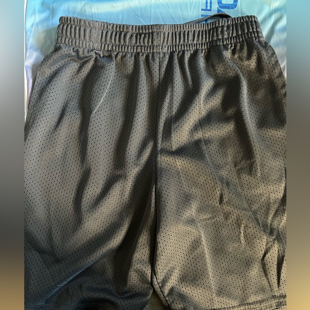 Matching Athletic set - Picture 5 of 5